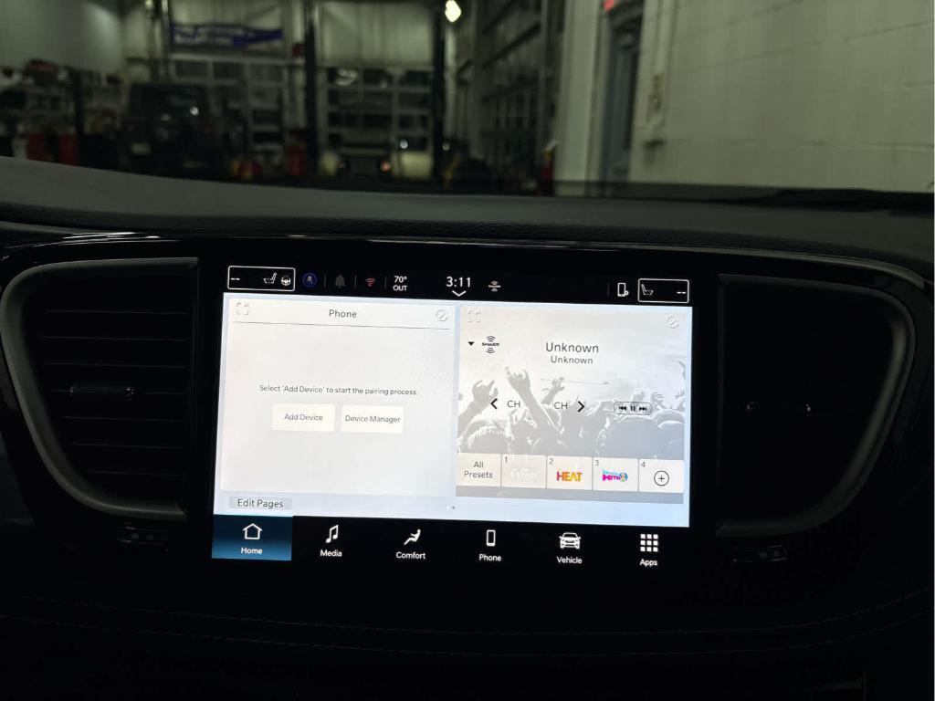 new 2025 Chrysler Pacifica car, priced at $42,019