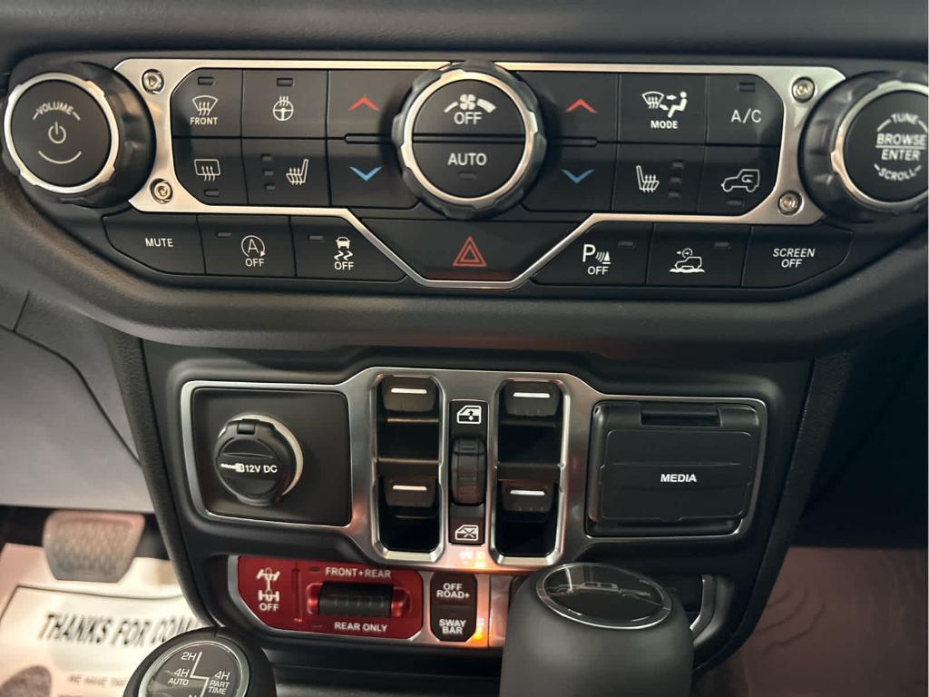 new 2025 Jeep Gladiator car, priced at $55,755
