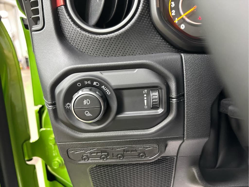 new 2025 Jeep Gladiator car, priced at $55,755