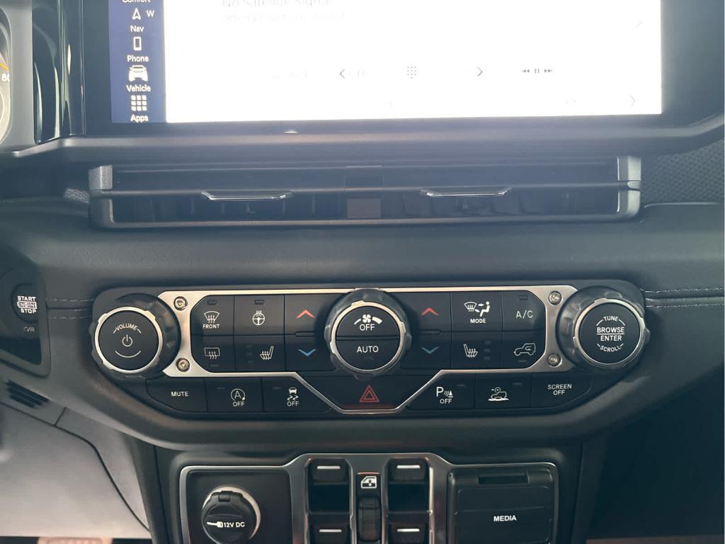 new 2025 Jeep Gladiator car, priced at $55,755