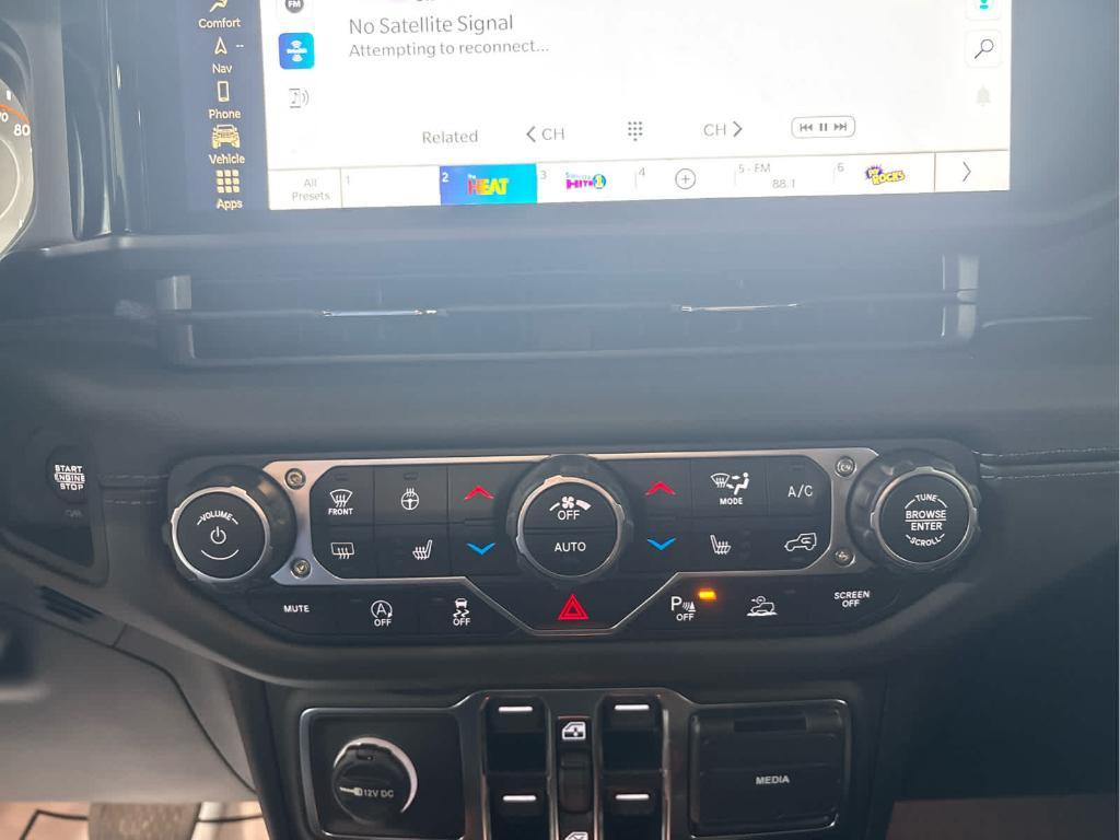 new 2025 Jeep Gladiator car, priced at $56,012