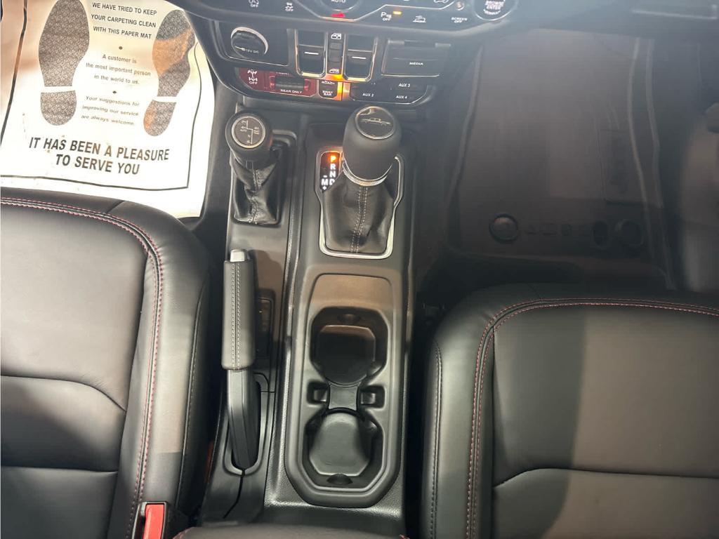 new 2025 Jeep Gladiator car, priced at $56,012