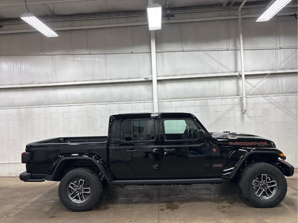 new 2025 Jeep Gladiator car, priced at $52,880