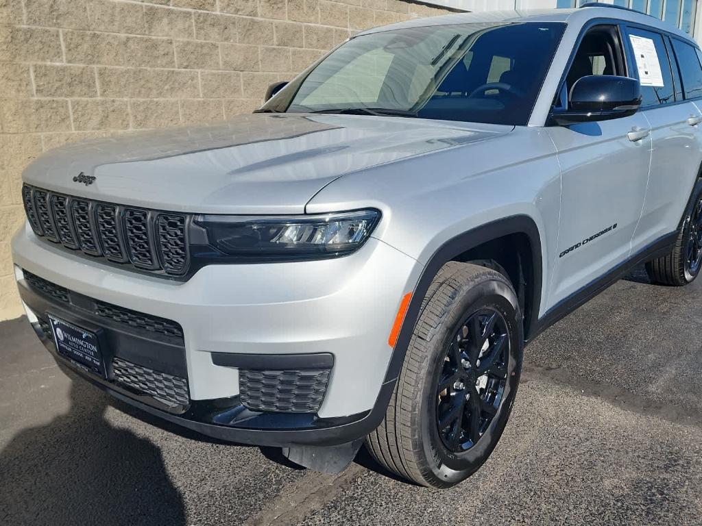 used 2024 Jeep Grand Cherokee L car, priced at $33,400