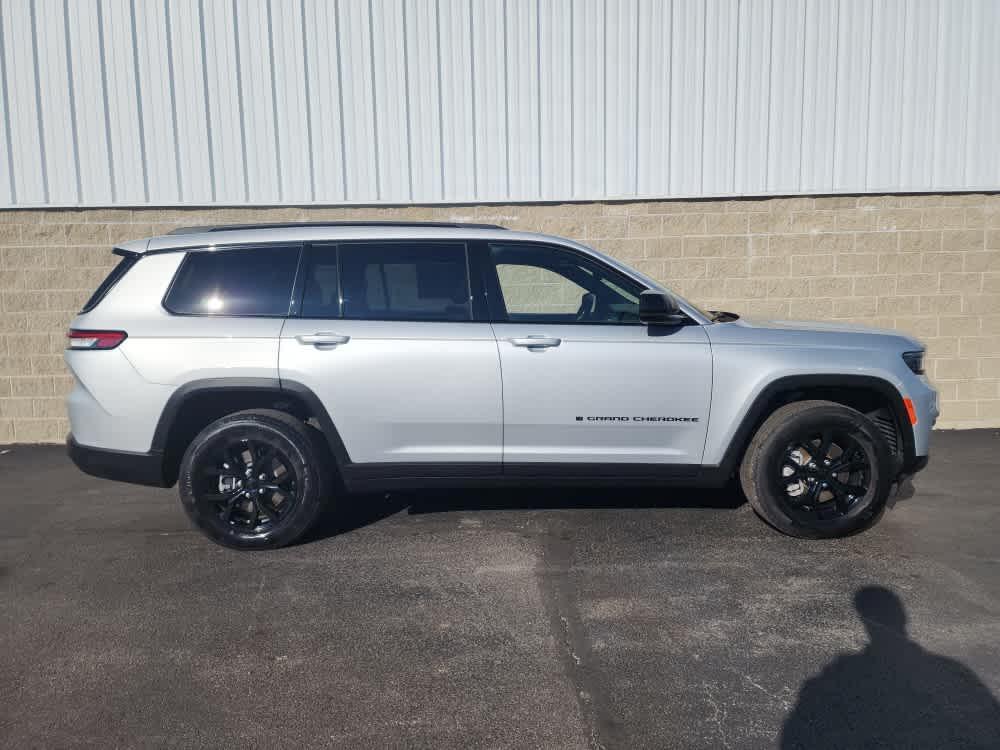 used 2024 Jeep Grand Cherokee L car, priced at $33,400