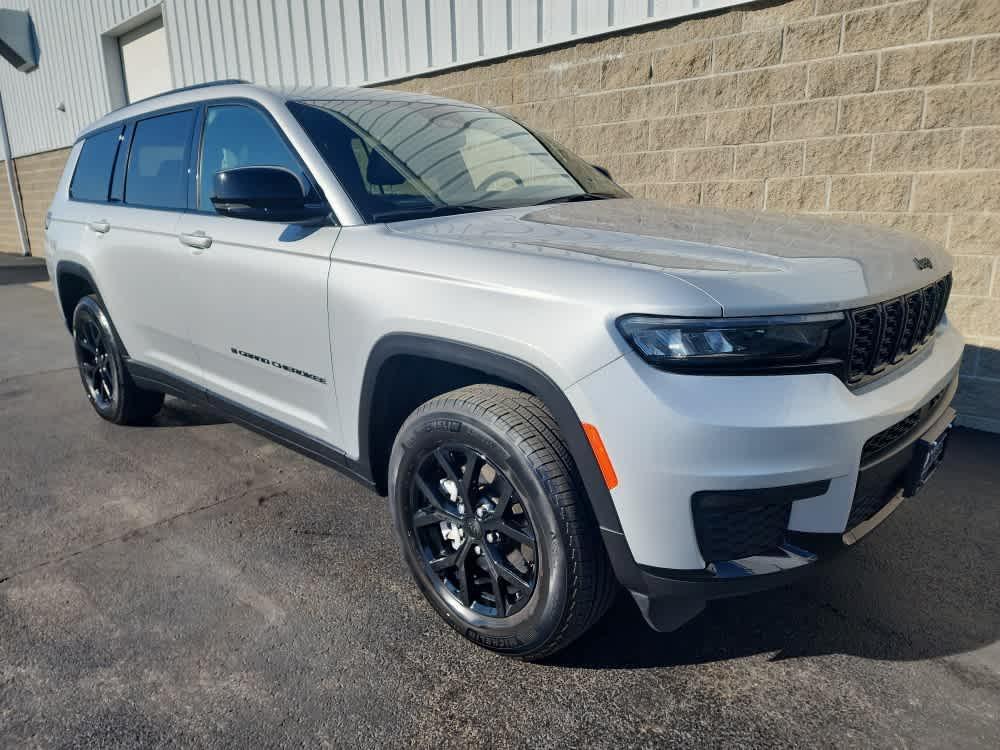 used 2024 Jeep Grand Cherokee L car, priced at $33,400
