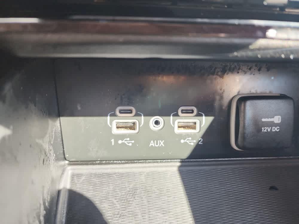 used 2024 Jeep Grand Cherokee L car, priced at $33,400