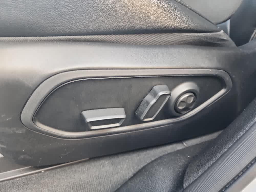 used 2024 Jeep Grand Cherokee L car, priced at $33,400