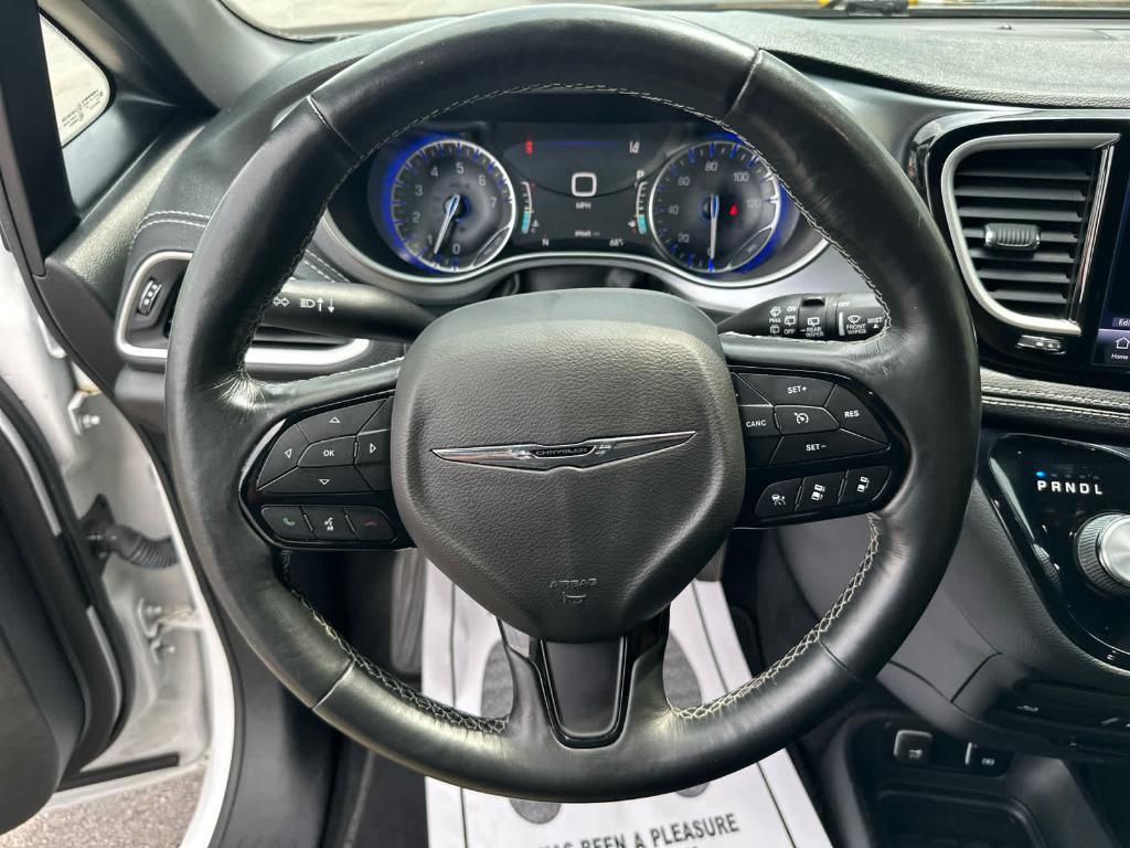 used 2021 Chrysler Pacifica car, priced at $20,992