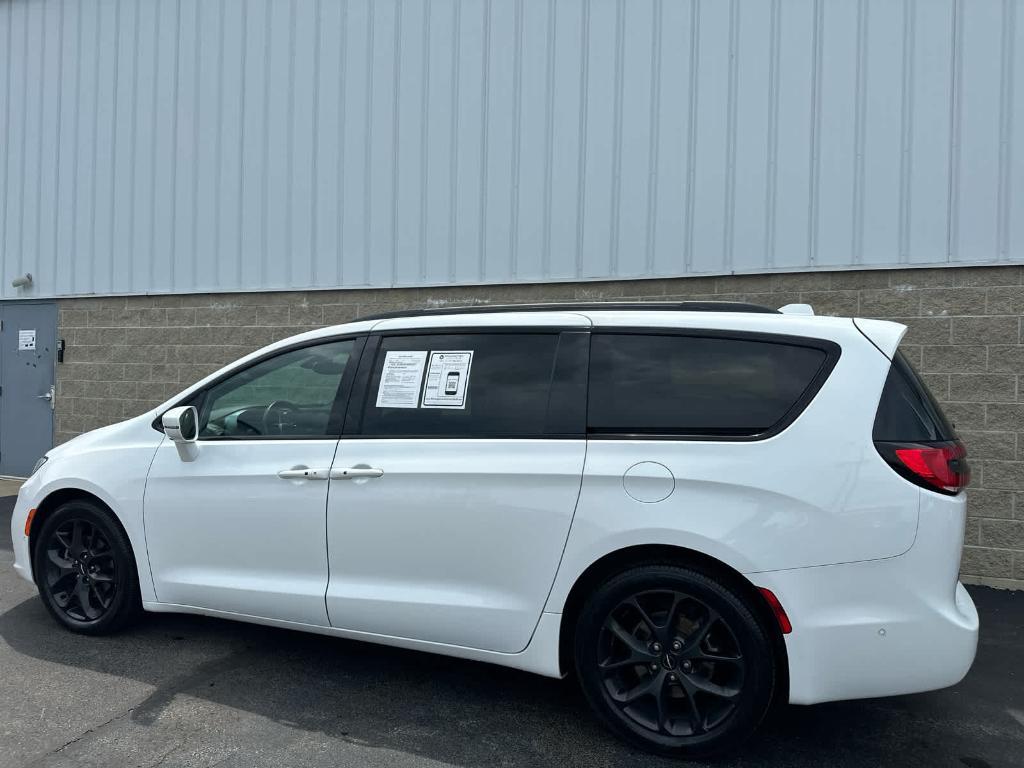 used 2021 Chrysler Pacifica car, priced at $20,992