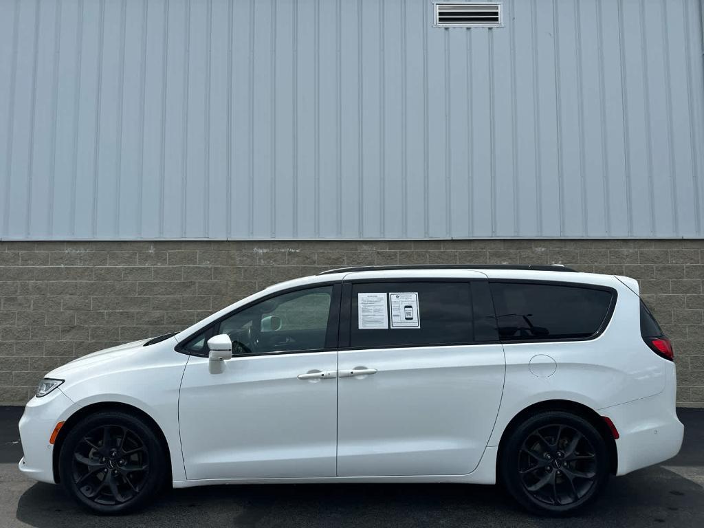used 2021 Chrysler Pacifica car, priced at $20,992