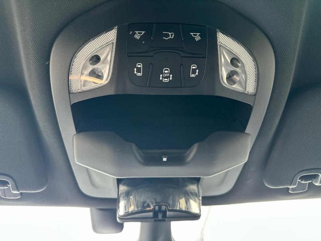 used 2021 Chrysler Pacifica car, priced at $20,992