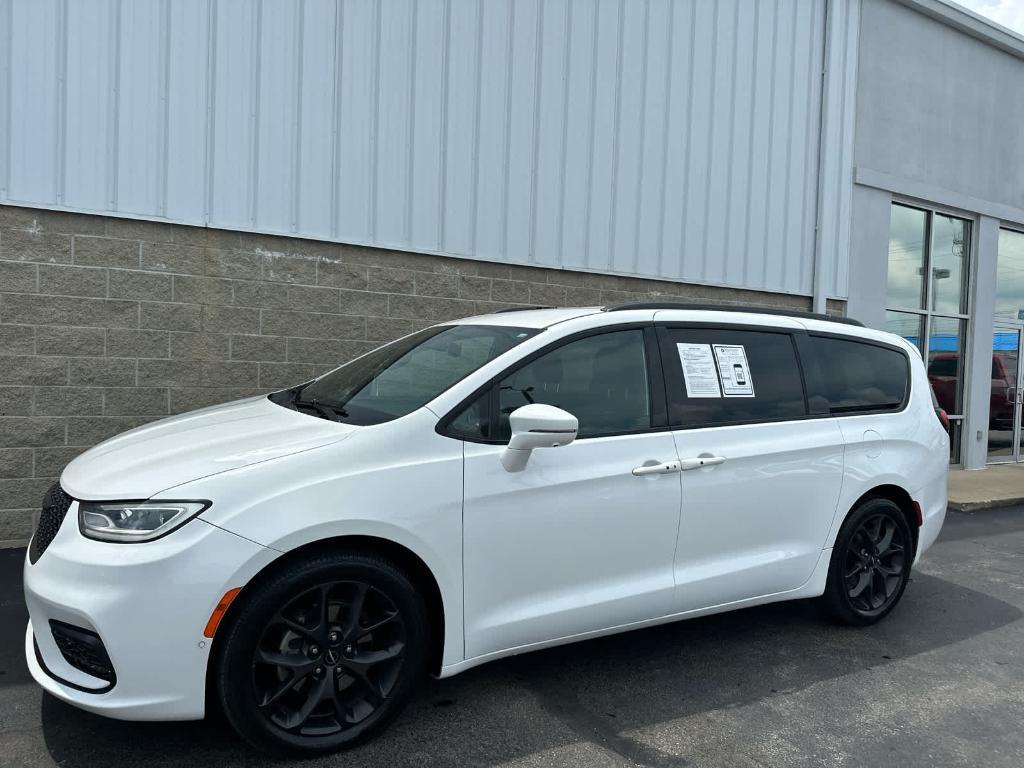 used 2021 Chrysler Pacifica car, priced at $20,992