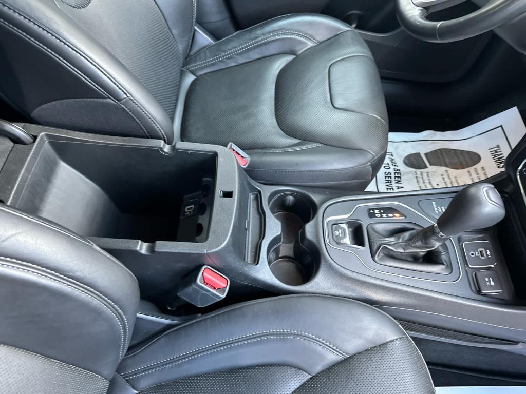 used 2021 Jeep Cherokee car, priced at $23,985