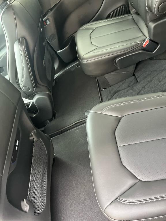 new 2025 Chrysler Pacifica car, priced at $42,980