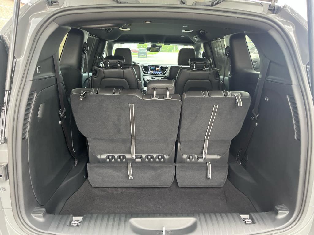 new 2025 Chrysler Pacifica car, priced at $42,980