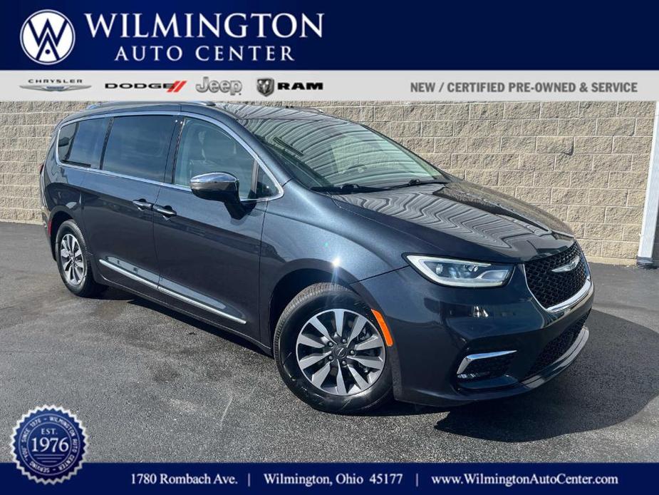 used 2021 Chrysler Pacifica Hybrid car, priced at $32,000