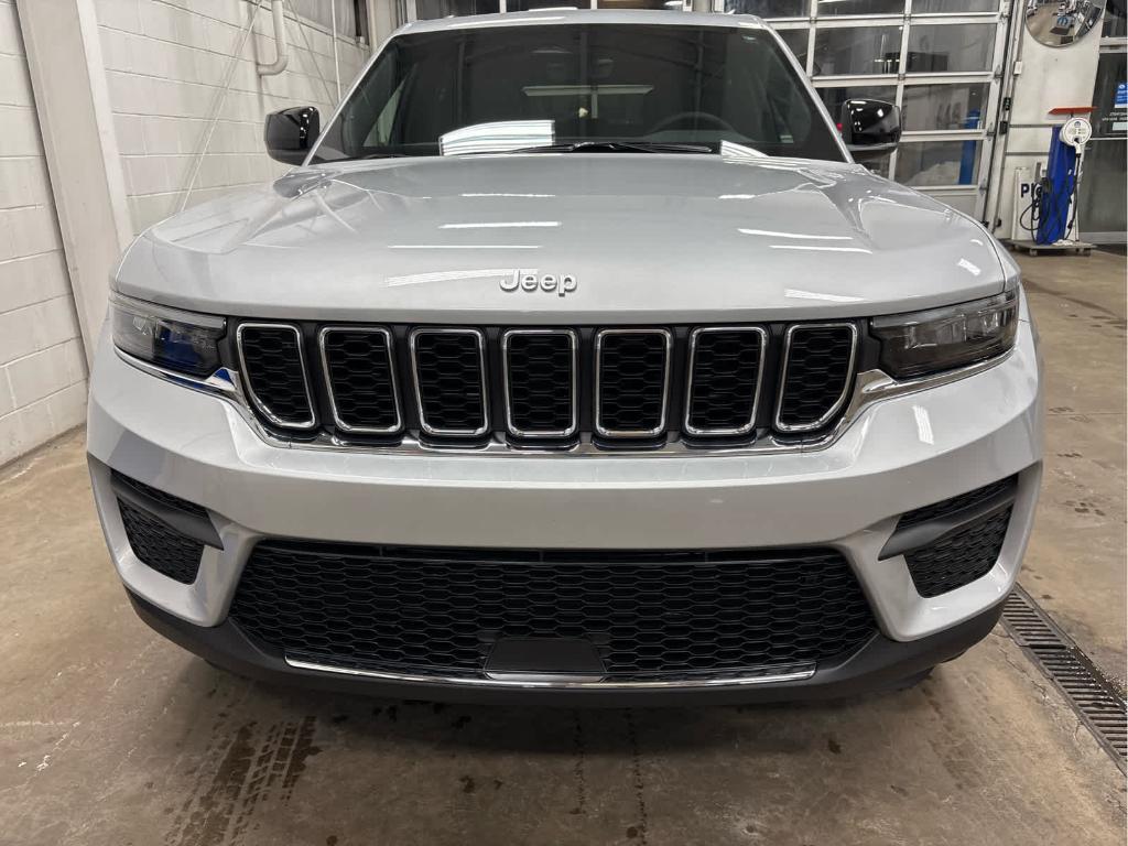 new 2025 Jeep Grand Cherokee car, priced at $39,917