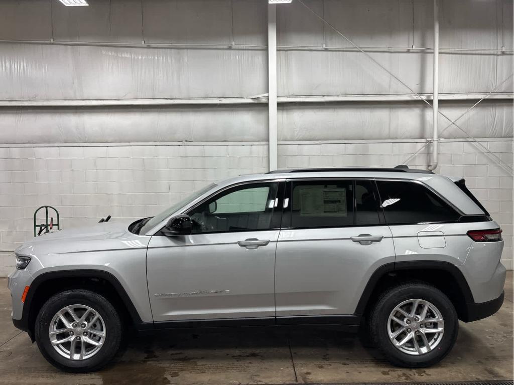 new 2025 Jeep Grand Cherokee car, priced at $42,465