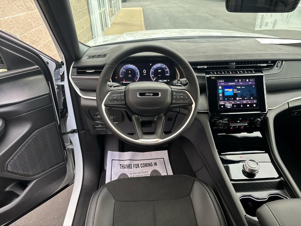 new 2025 Jeep Grand Cherokee car, priced at $41,598