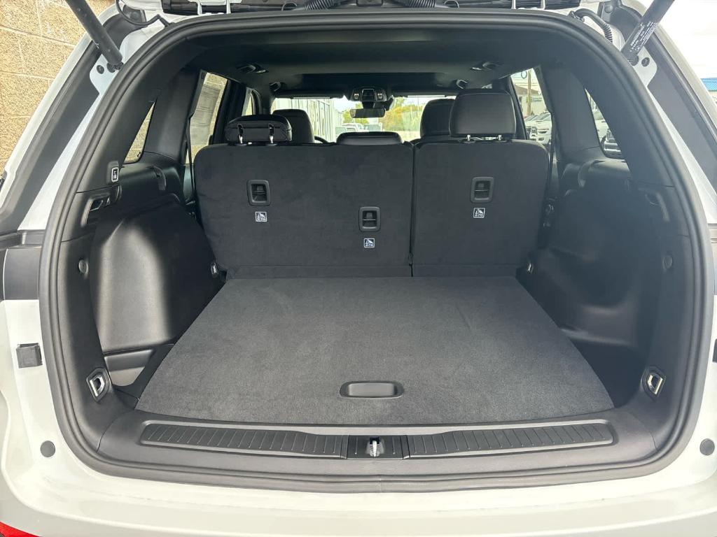 new 2025 Jeep Grand Cherokee car, priced at $41,598