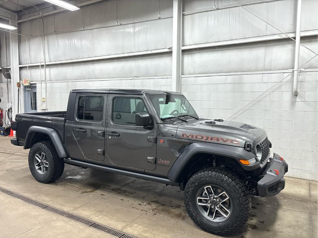 new 2025 Jeep Gladiator car, priced at $49,712