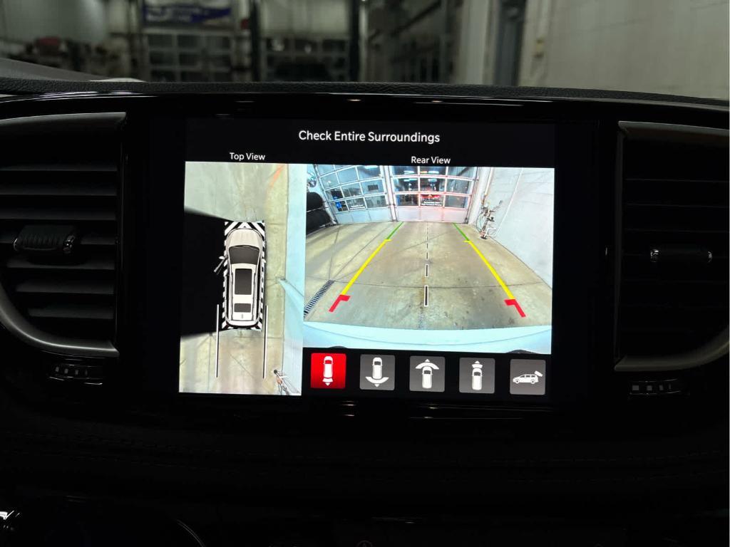 new 2026 Chrysler Pacifica car, priced at $53,348