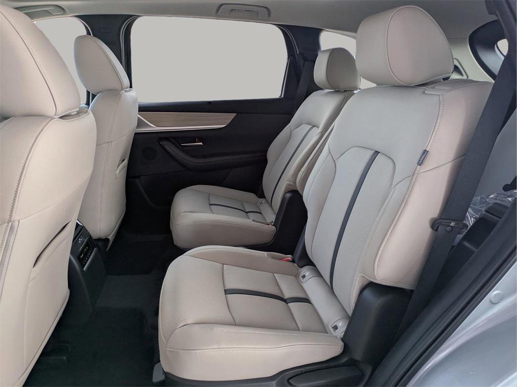 new 2025 Mazda CX-90 car, priced at $47,671