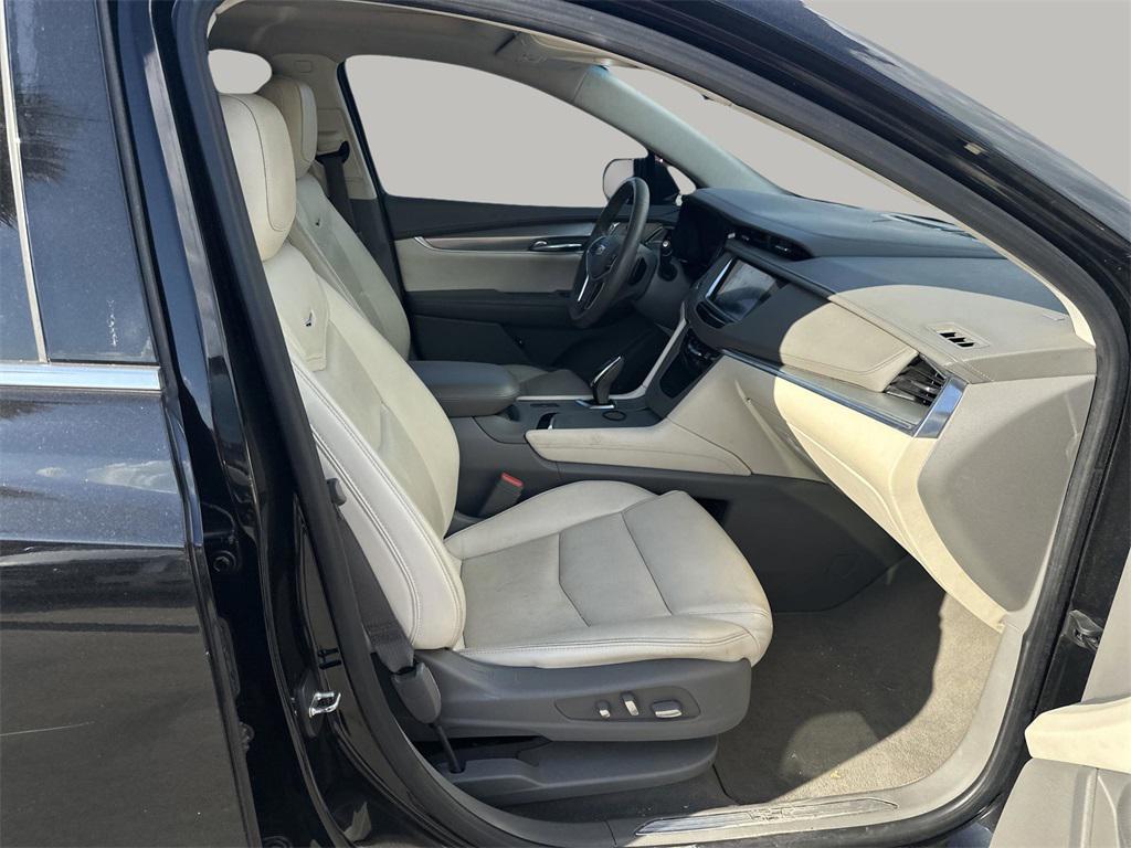 used 2018 Cadillac XT5 car, priced at $16,198