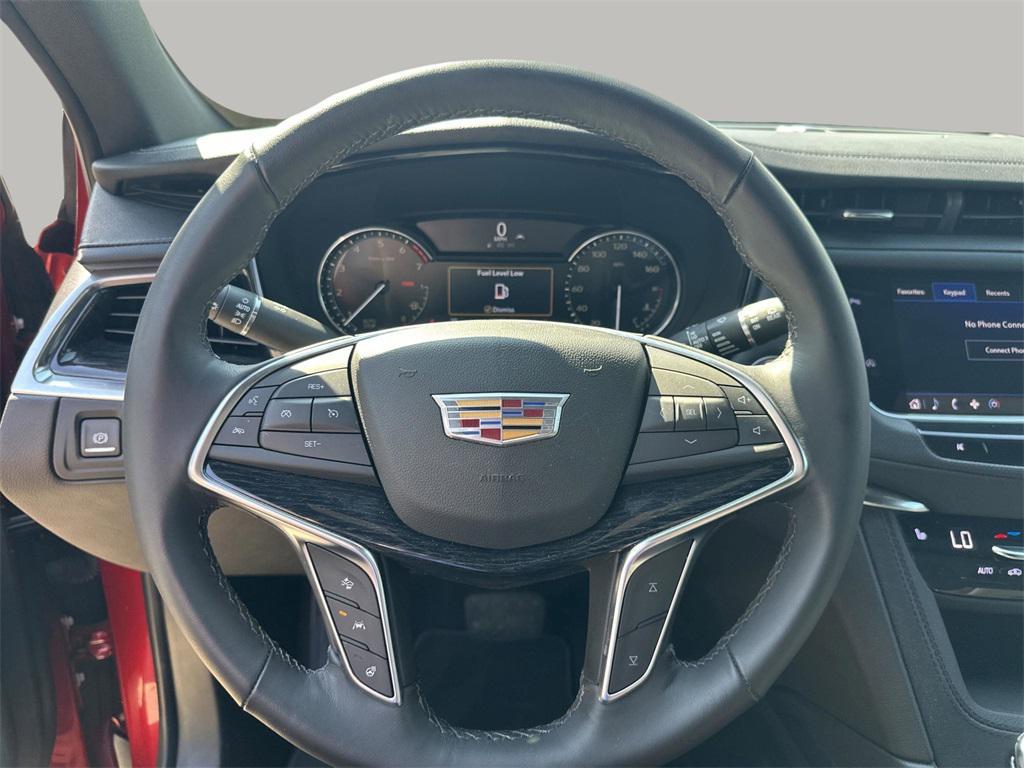 used 2022 Cadillac XT5 car, priced at $29,398