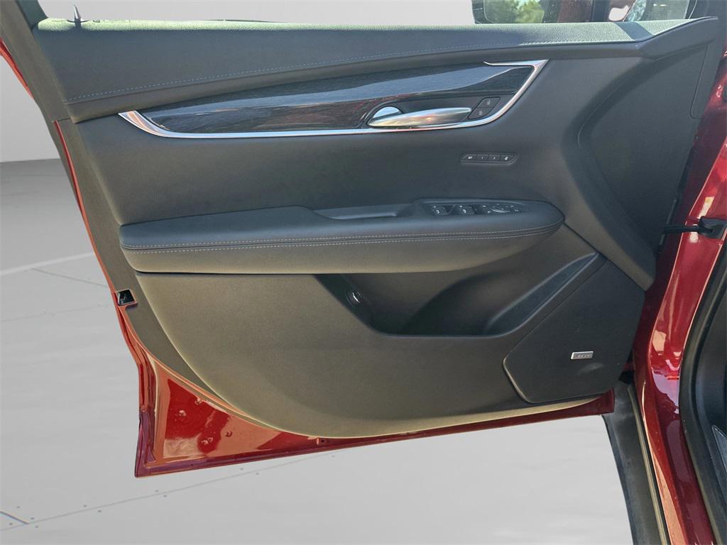used 2022 Cadillac XT5 car, priced at $29,398