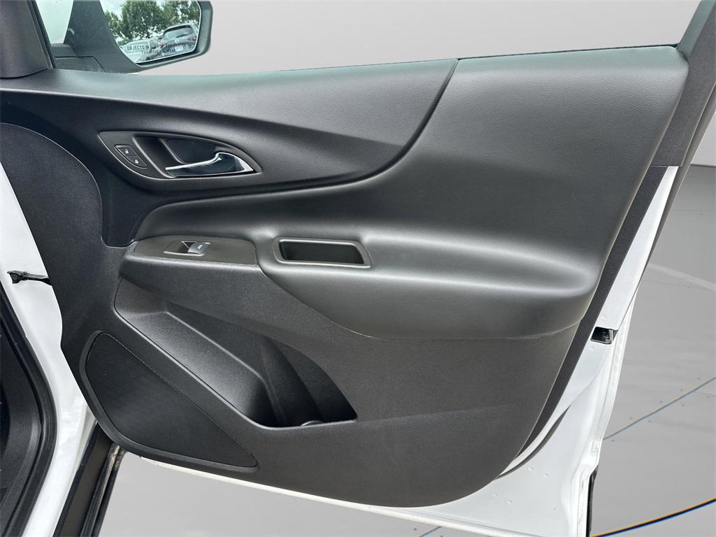used 2024 Chevrolet Equinox car, priced at $21,298