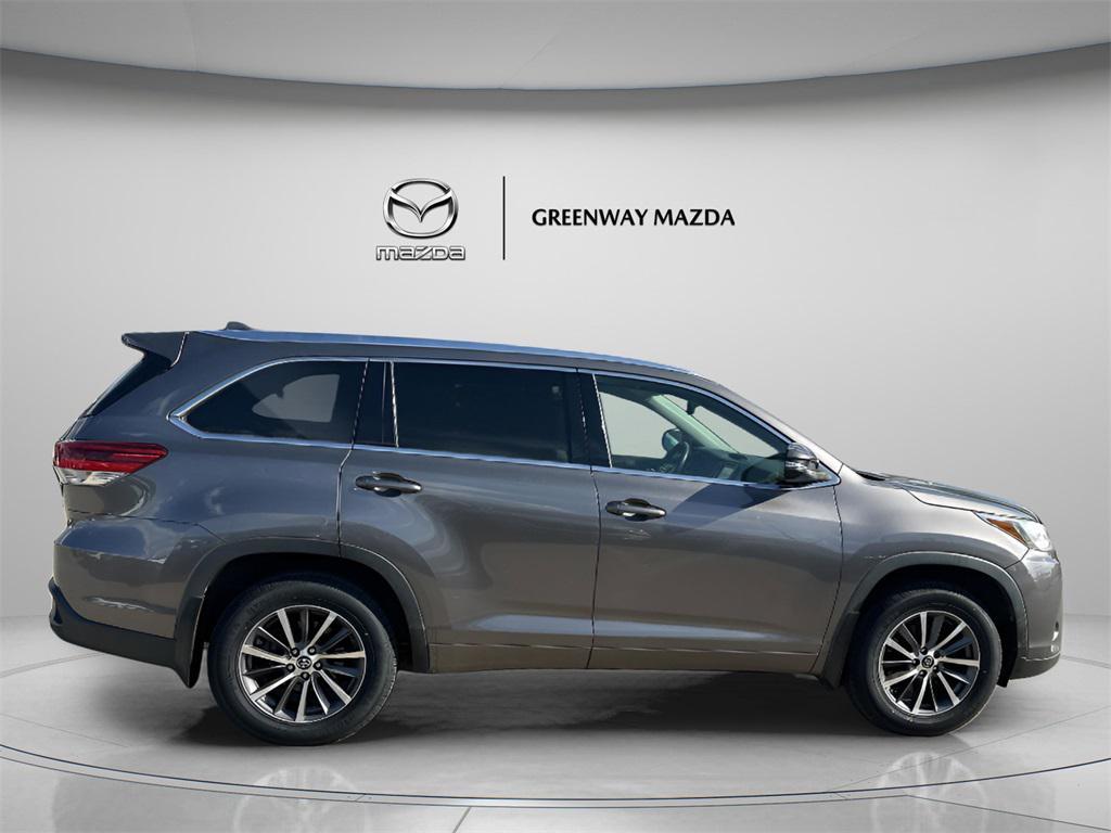 used 2018 Toyota Highlander car, priced at $19,550