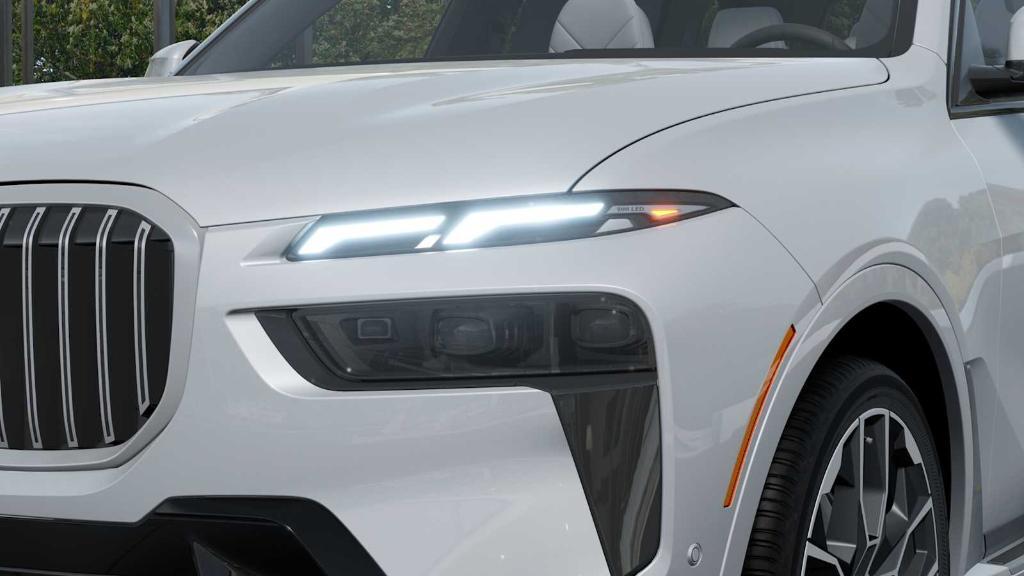 new 2026 BMW X7 car, priced at $100,925