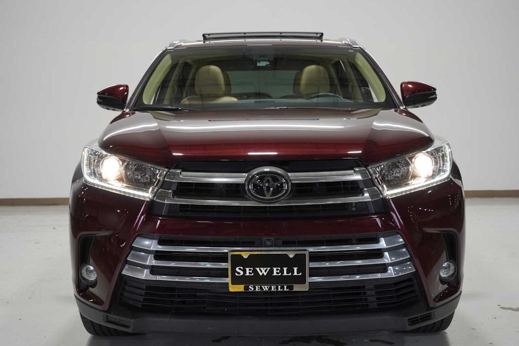 used 2019 Toyota Highlander car, priced at $27,786