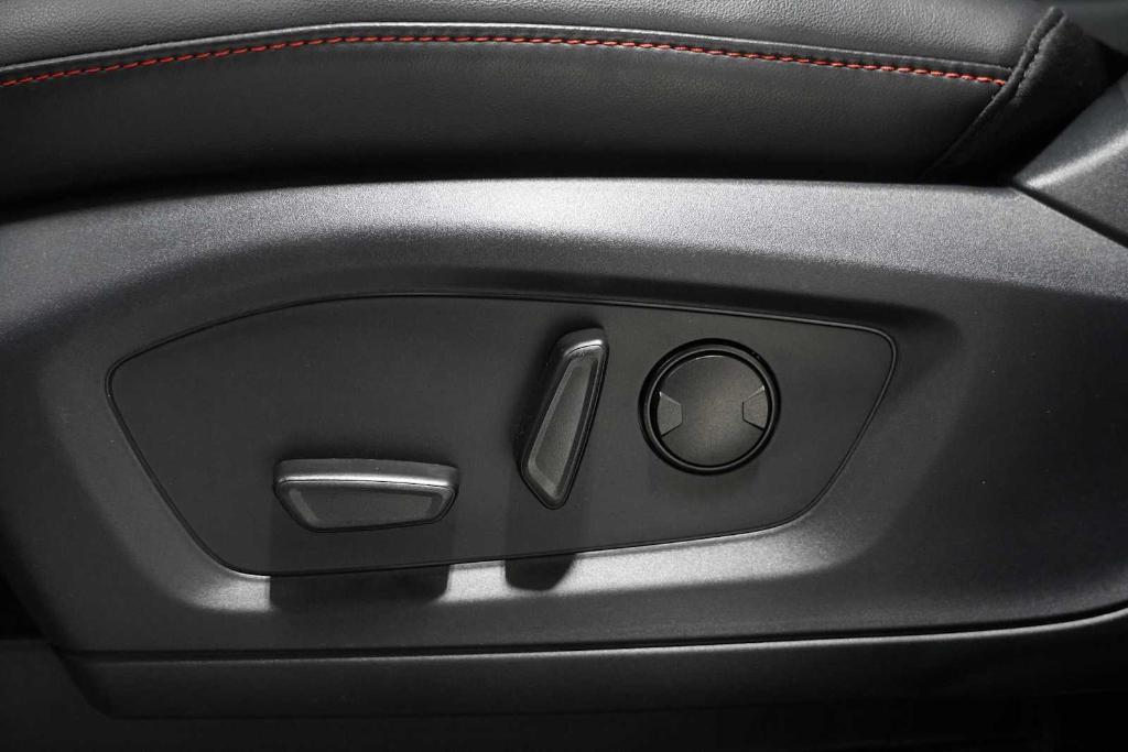 used 2025 Ford Explorer car