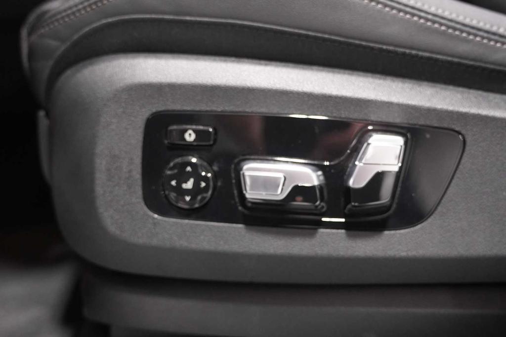 used 2024 BMW X7 car, priced at $70,987