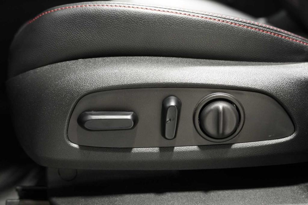 used 2023 Chevrolet Equinox car, priced at $27,988