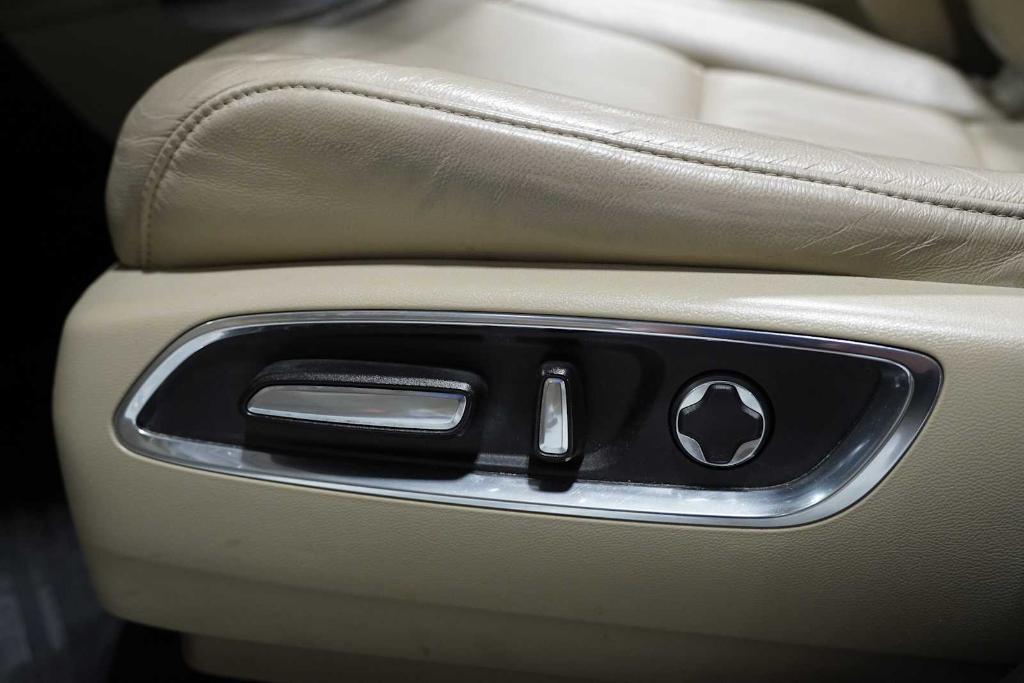 used 2020 Acura MDX car, priced at $23,836