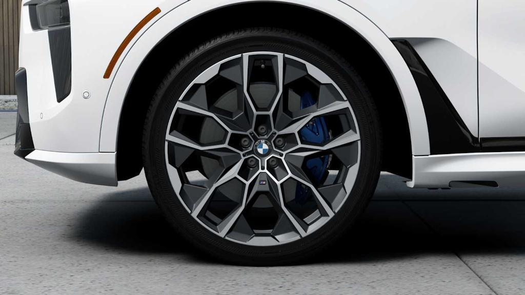 new 2026 BMW X7 car, priced at $102,095