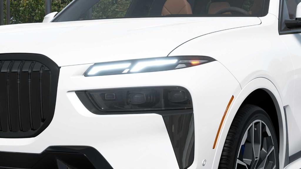 new 2026 BMW X7 car, priced at $102,095