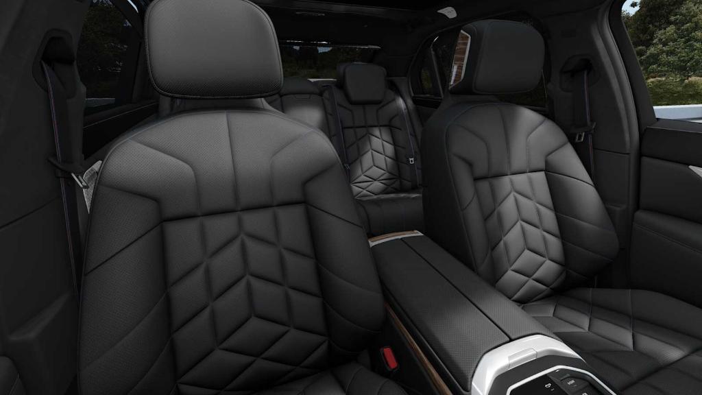 new 2025 BMW 760 car, priced at $146,235