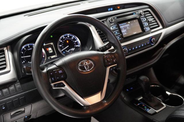 used 2019 Toyota Highlander car, priced at $23,454