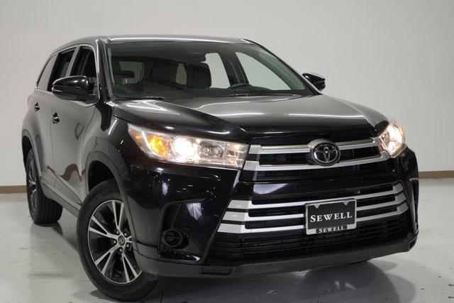 used 2019 Toyota Highlander car, priced at $23,454