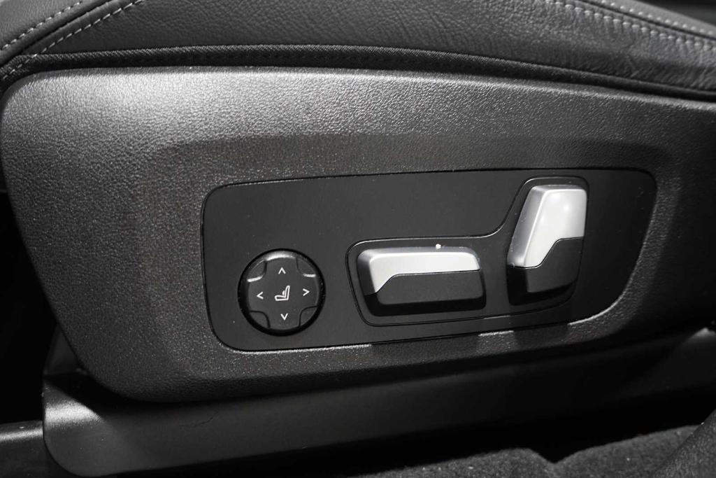 used 2023 BMW X3 car, priced at $40,988