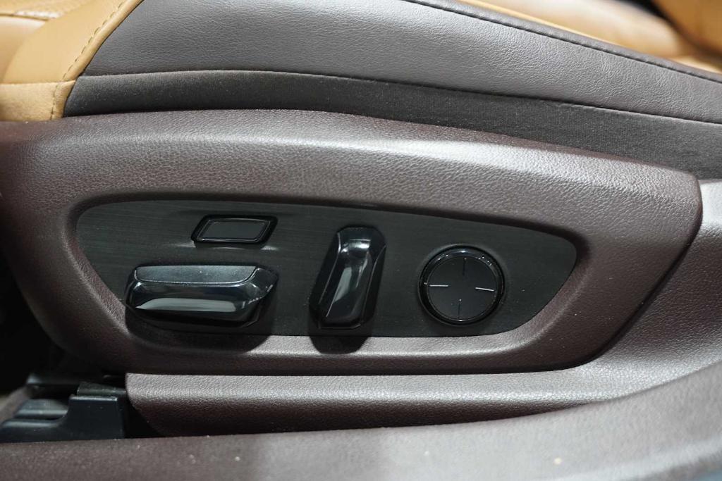 used 2020 Lexus ES 350 car, priced at $32,288