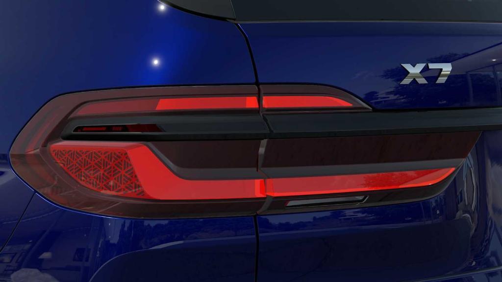 new 2026 BMW X7 car, priced at $126,705