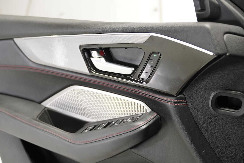 used 2022 Acura MDX car, priced at $43,988