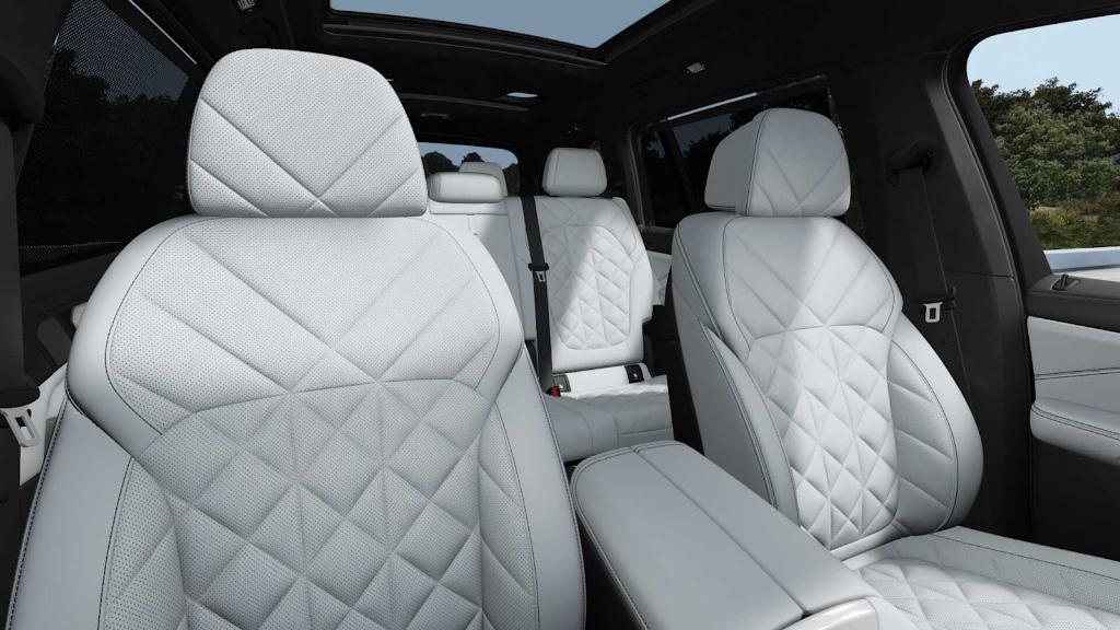 new 2026 BMW X7 car, priced at $98,975