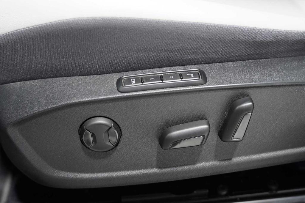 used 2022 Volkswagen ID.4 car, priced at $25,988